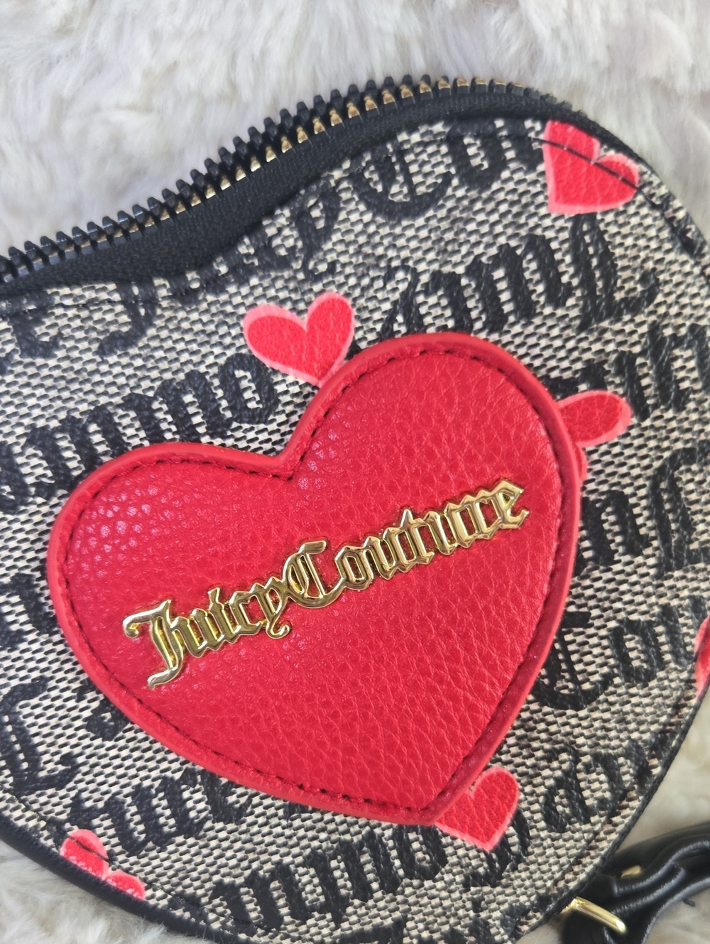 Juicy Couture Red Heart Logo Wristlet - Picture 2 of 3
